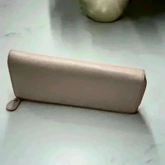 SALVATORE FERRAGAMO VARA BOW Pink Leather Zip Around Long Wallet - Picture 2 of 9